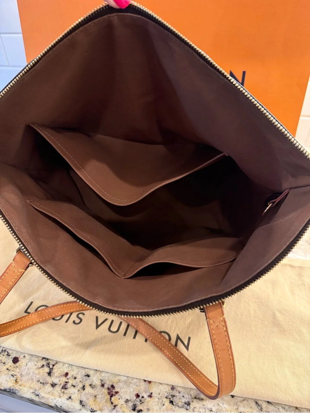 Louis Vuitton Totally MM Monogram Canvas Tote - Picture 7 of 7